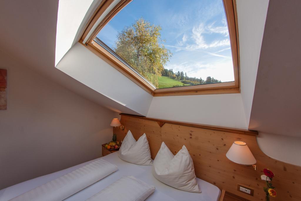 Pension Verdinserhoehe Schenna Kamer foto