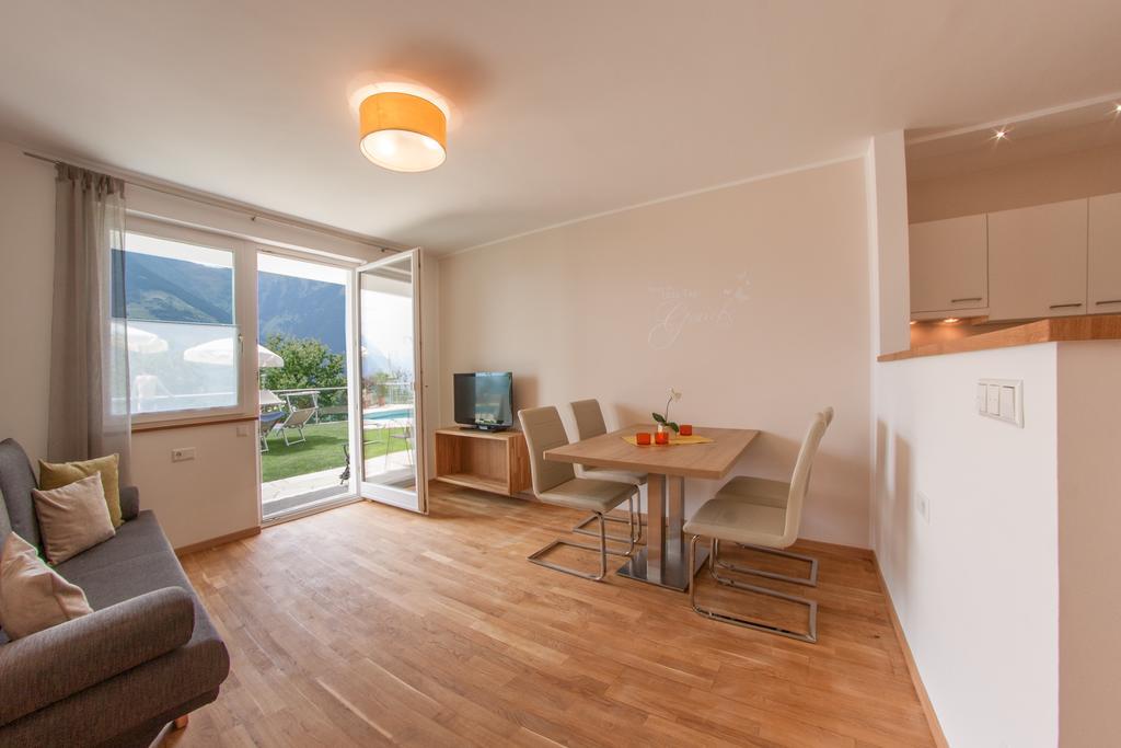 Pension Verdinserhoehe Schenna Kamer foto