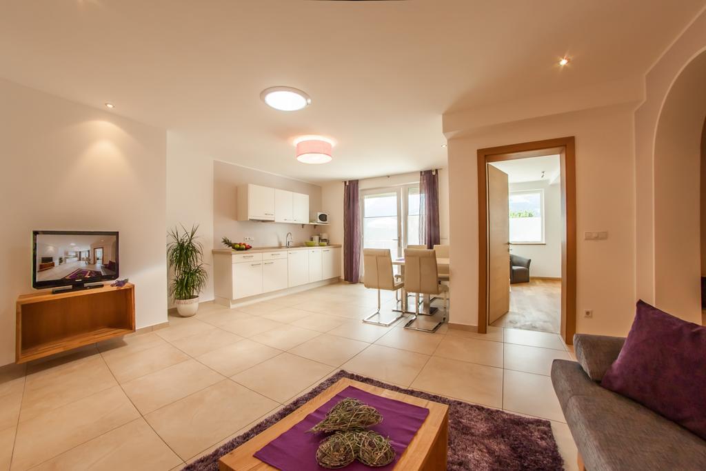 Pension Verdinserhoehe Schenna Kamer foto