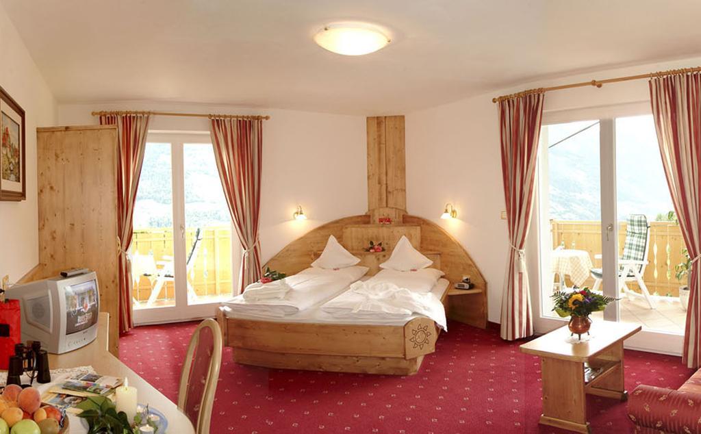 Pension Verdinserhoehe Schenna Kamer foto